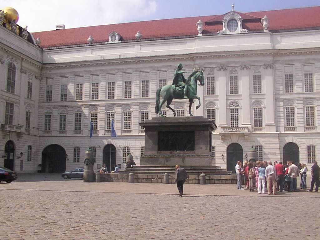 Blue Danube Cruise  Prague Tour  Munich Tours