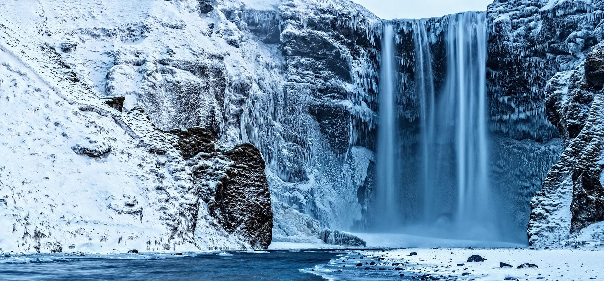 Skogafoss-Waterfall-Winter