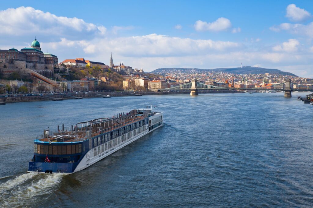 Hungary_Budapest_Cruise_iStock-487999823