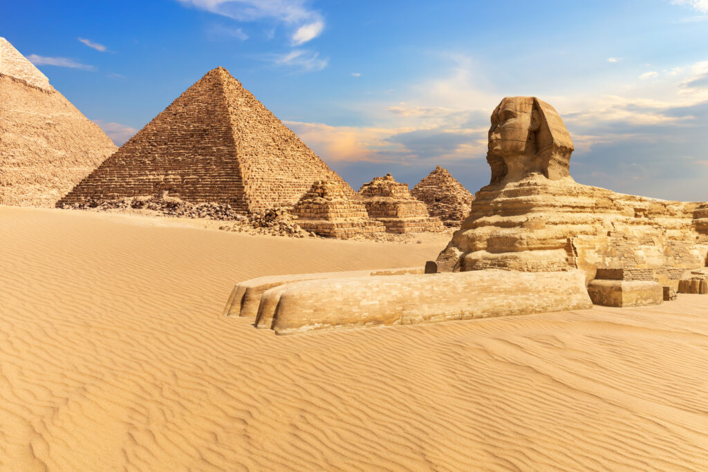 Picture of pyramids and the Sphinx of Giza in Egypt