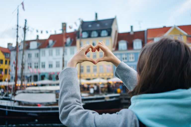Finding Love on Tour: A Valentine’s Day Tale with smarTours